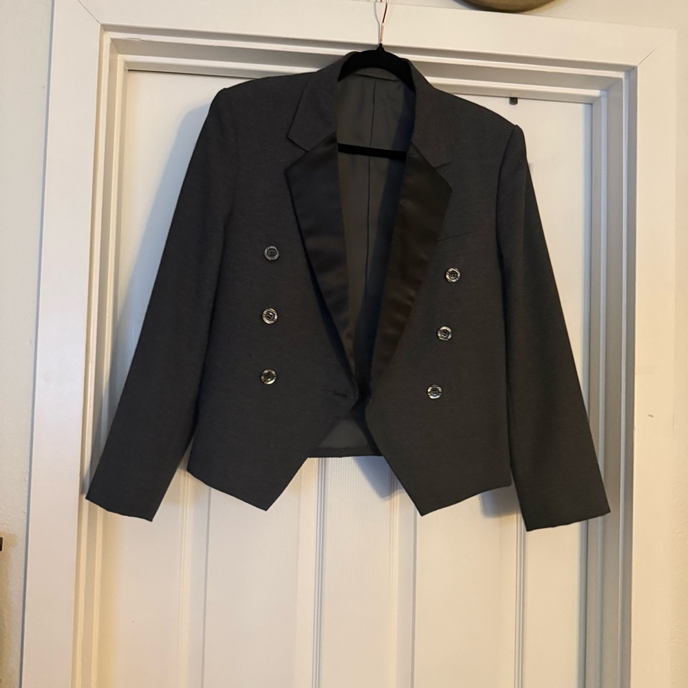 Chic Double-Breasted Gray Blazer - image 4